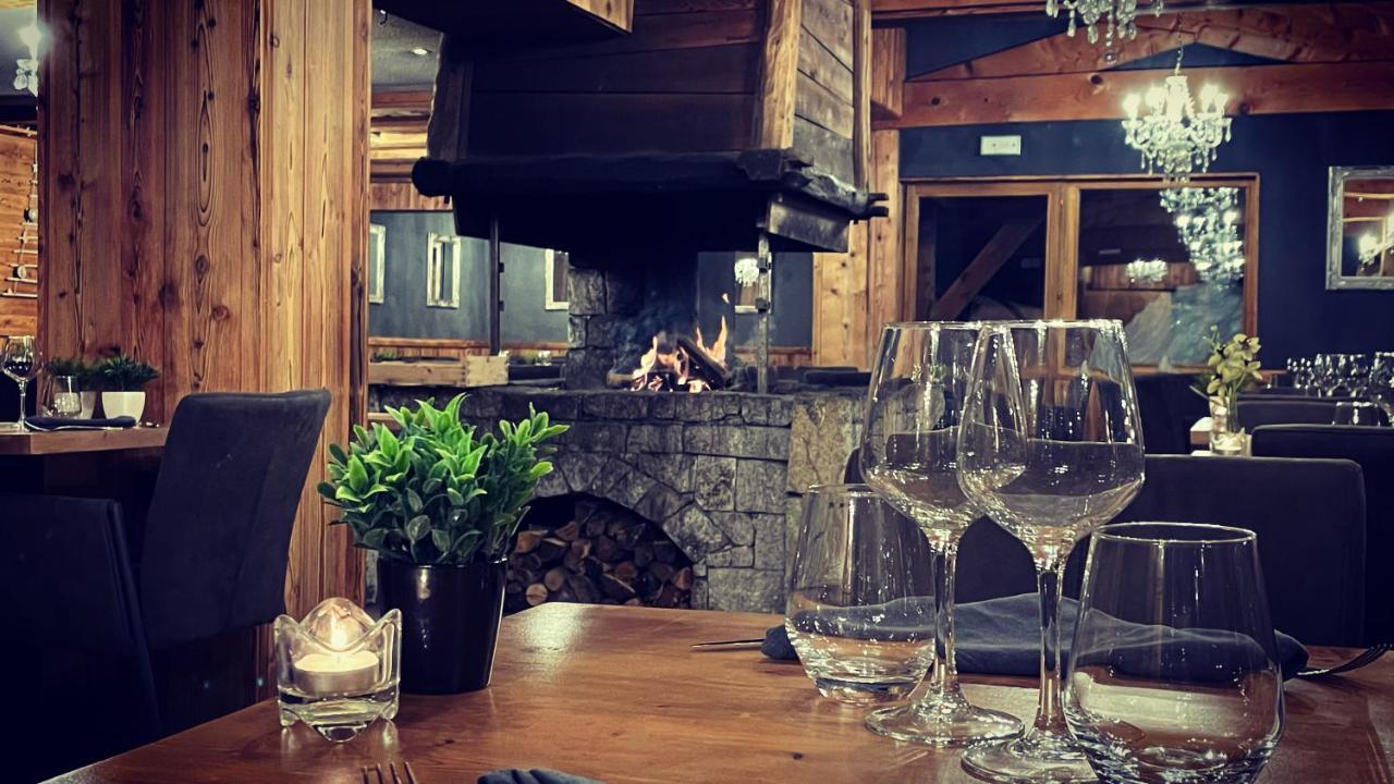 La Perelle Hotel Saint-Francois-Longchamp Bagian luar foto