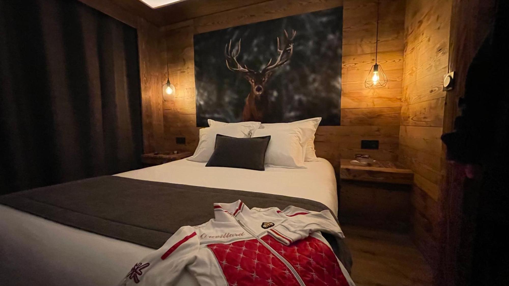 La Perelle Hotel Saint-Francois-Longchamp Bagian luar foto