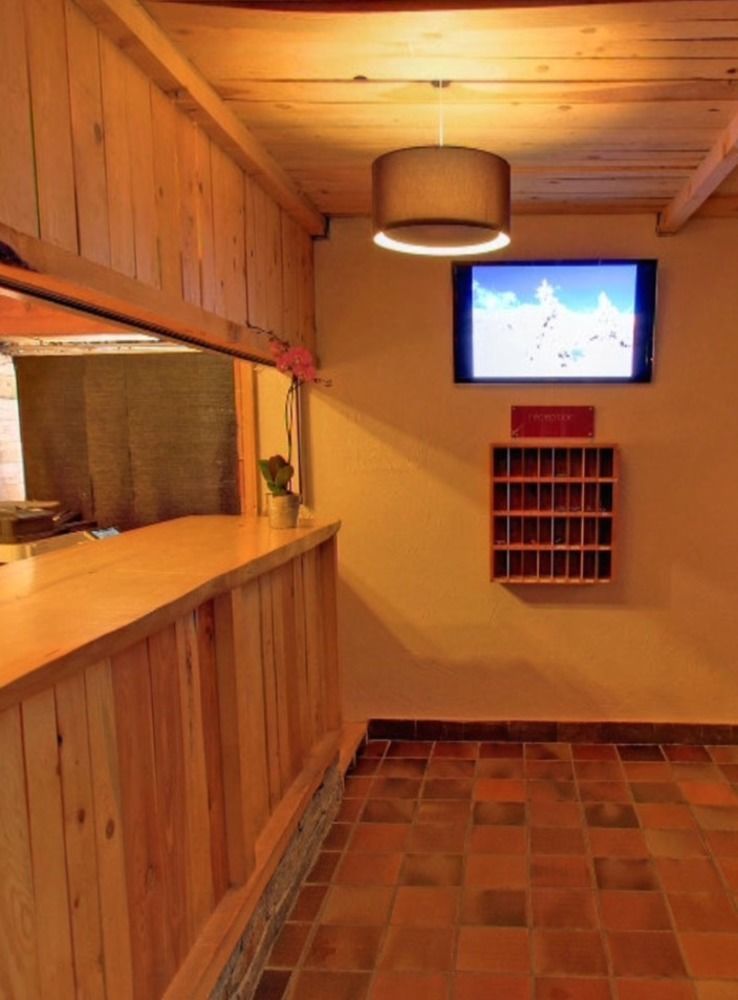 La Perelle Hotel Saint-Francois-Longchamp Bagian luar foto